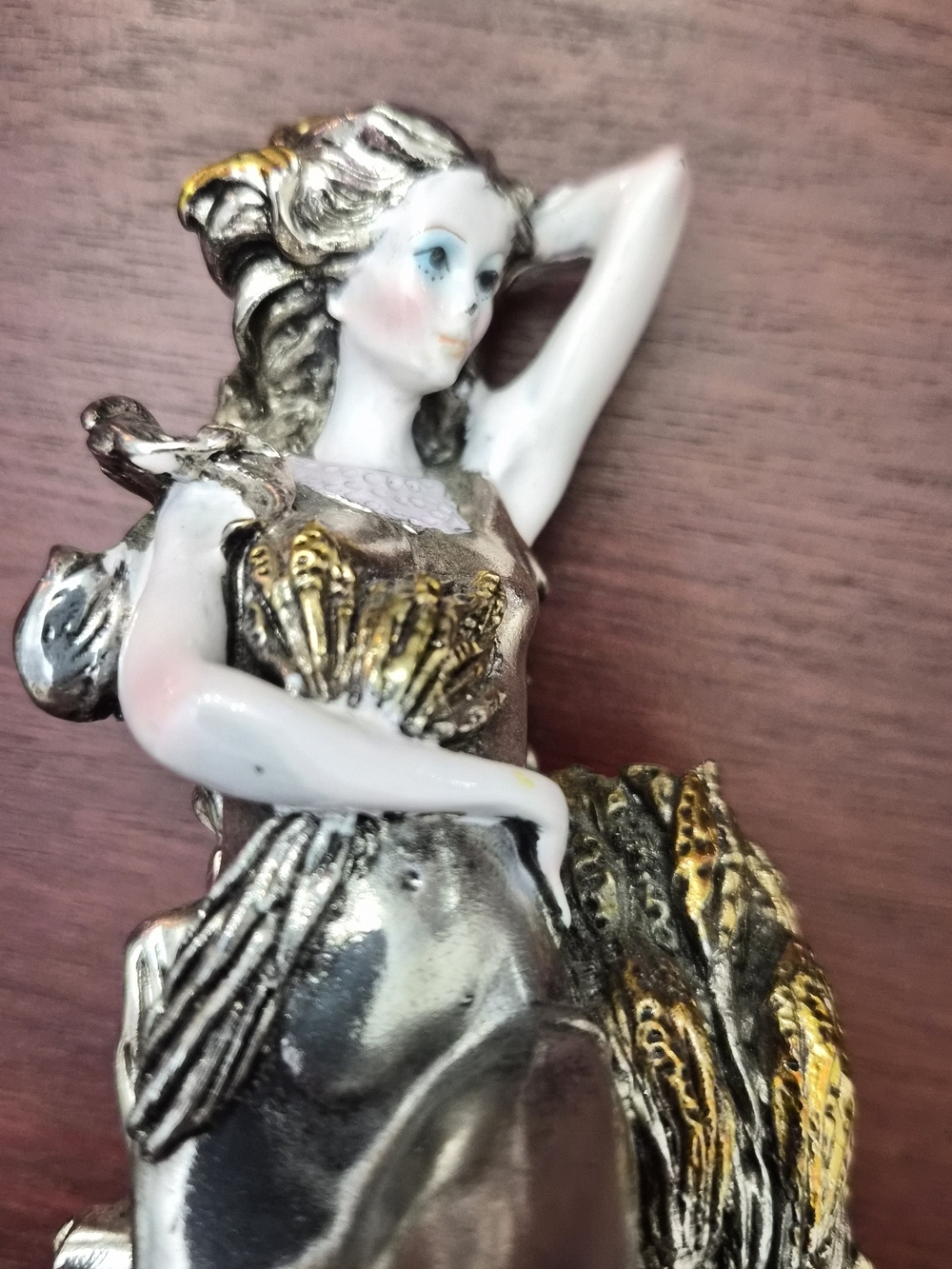 Signed Victor 9 inches tall, Lady Figurine Sculpture Silver Gold Tone, Vintage - Picture 5 of 15